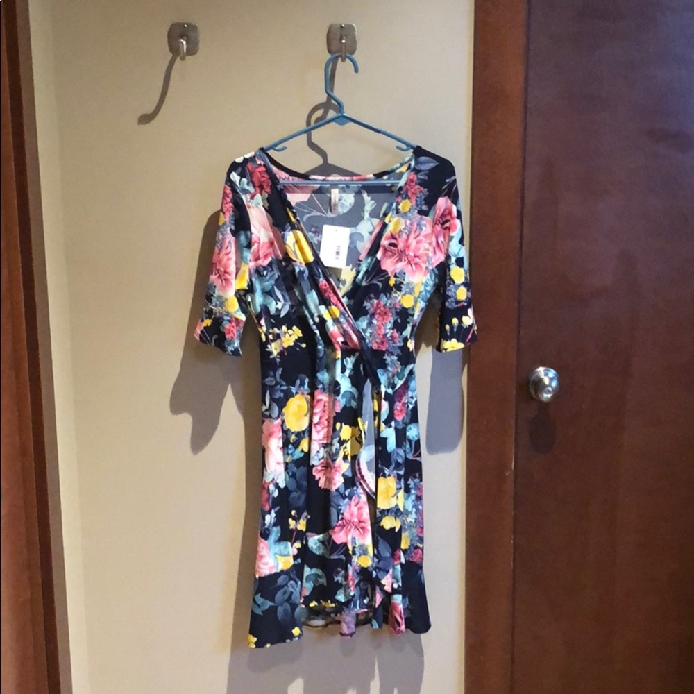 Gilli colorful, floral dress